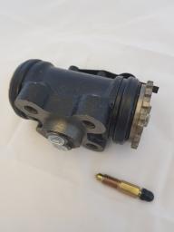 CYLINDER, WHEEL REAR RH FORWARD
