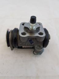 CYLINDER, WHEEL REAR RH FORWARD