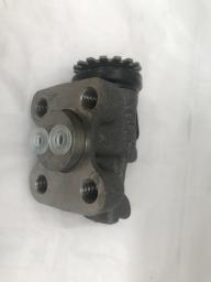 WHEEL CYLINDER , FRONT 