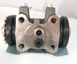 CYLINDER,WHEEL RH REAR 