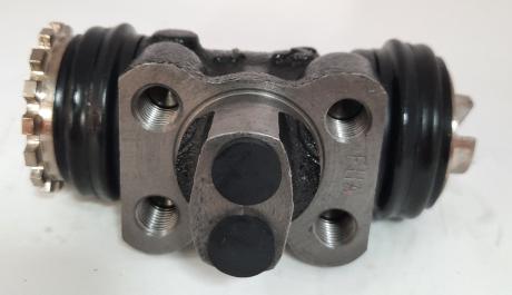 CYLINDER,WHEEL RH REAR 