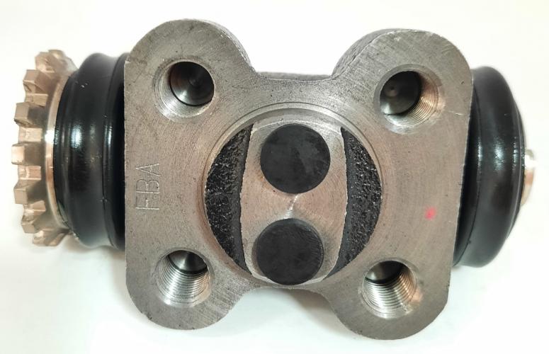 CYLINDER,WHEEL RH REAR