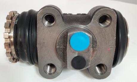 CYLINDER,WHEEL RH REAR
