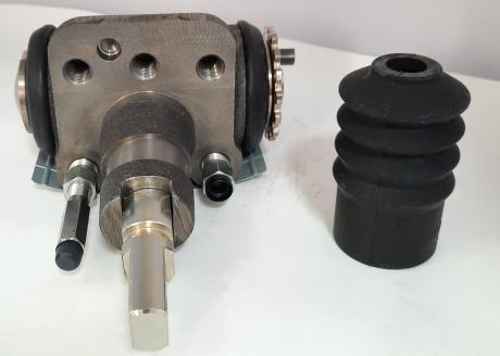 CYLINDER,WHEEL RH REAR