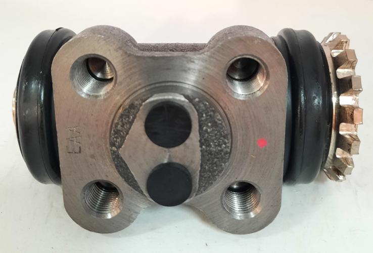 CYLINDER,WHEEL RH REAR