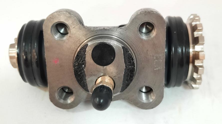 CYLINDER,WHEEL RH REAR