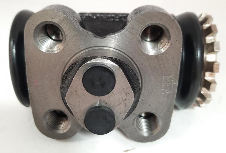 CYLINDER,WHEEL RH REAR