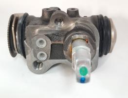 CYLINDER,WHEEL RH REAR