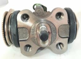 CYLINDER,WHEEL RH REAR