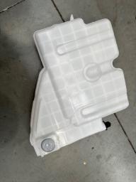WASHER BOTTLE C/W MOTOR
