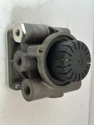 RELAY VALVE ASSEMBLY