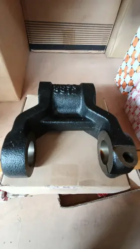 SHACKLE - REAR OF FRONT SPRING