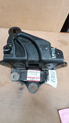BRACKET - SUSPENSION FRONT OF FRONT