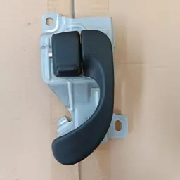 HANDLE - FRONT DOOR INSIDE RH