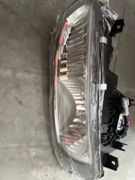 HEADLAMP ASSEMBLY - RH
